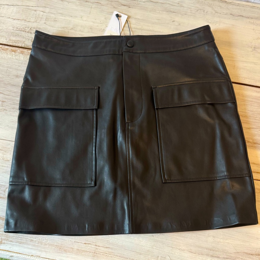 NWT BB Dakota faux leather mini skirt